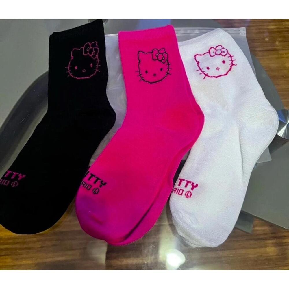 Hello kitty socks - Picture 2 of 3